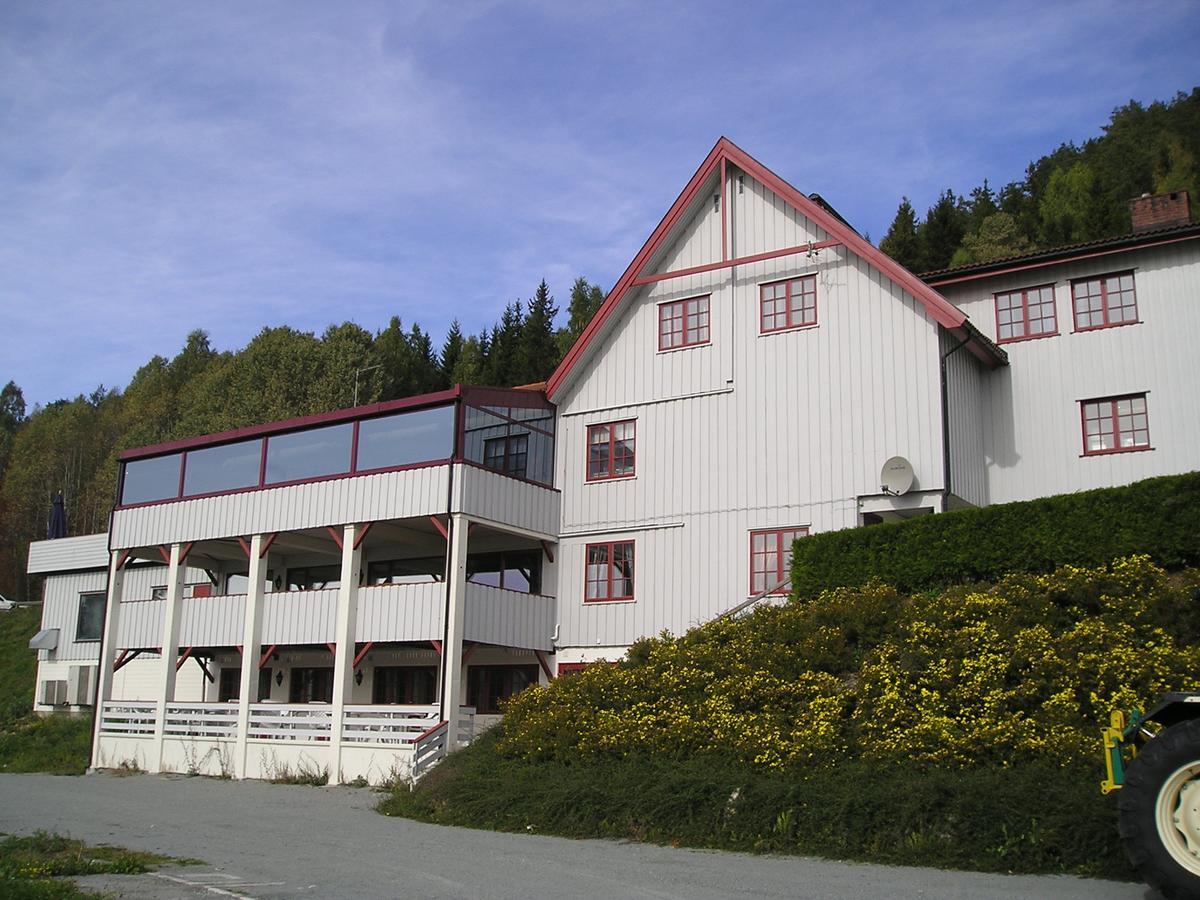 Kroderen Kro & Motel As Hamremoen Экстерьер фото